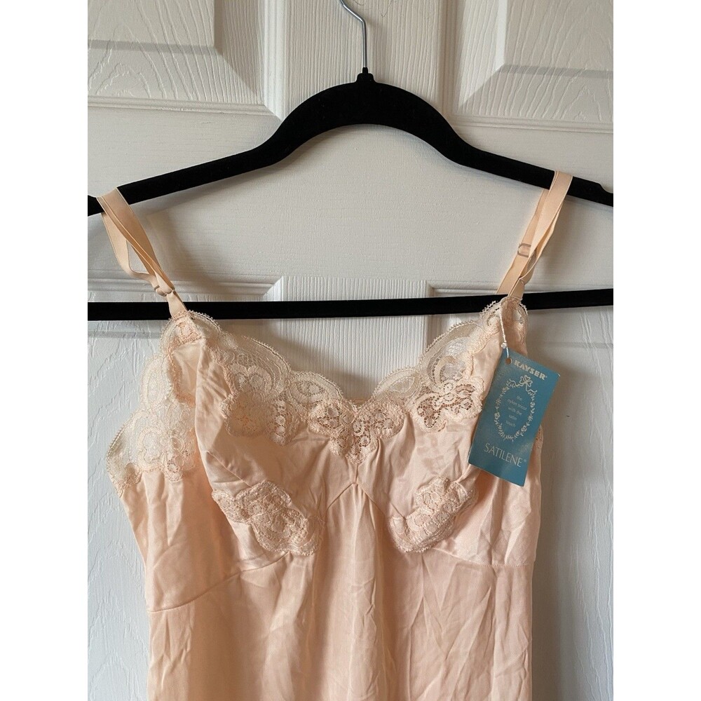 Kayser Vintage Nightgown NWT Women’s Size 32 Pink Peach Floral Lace Nightie - Picture 2 of 10